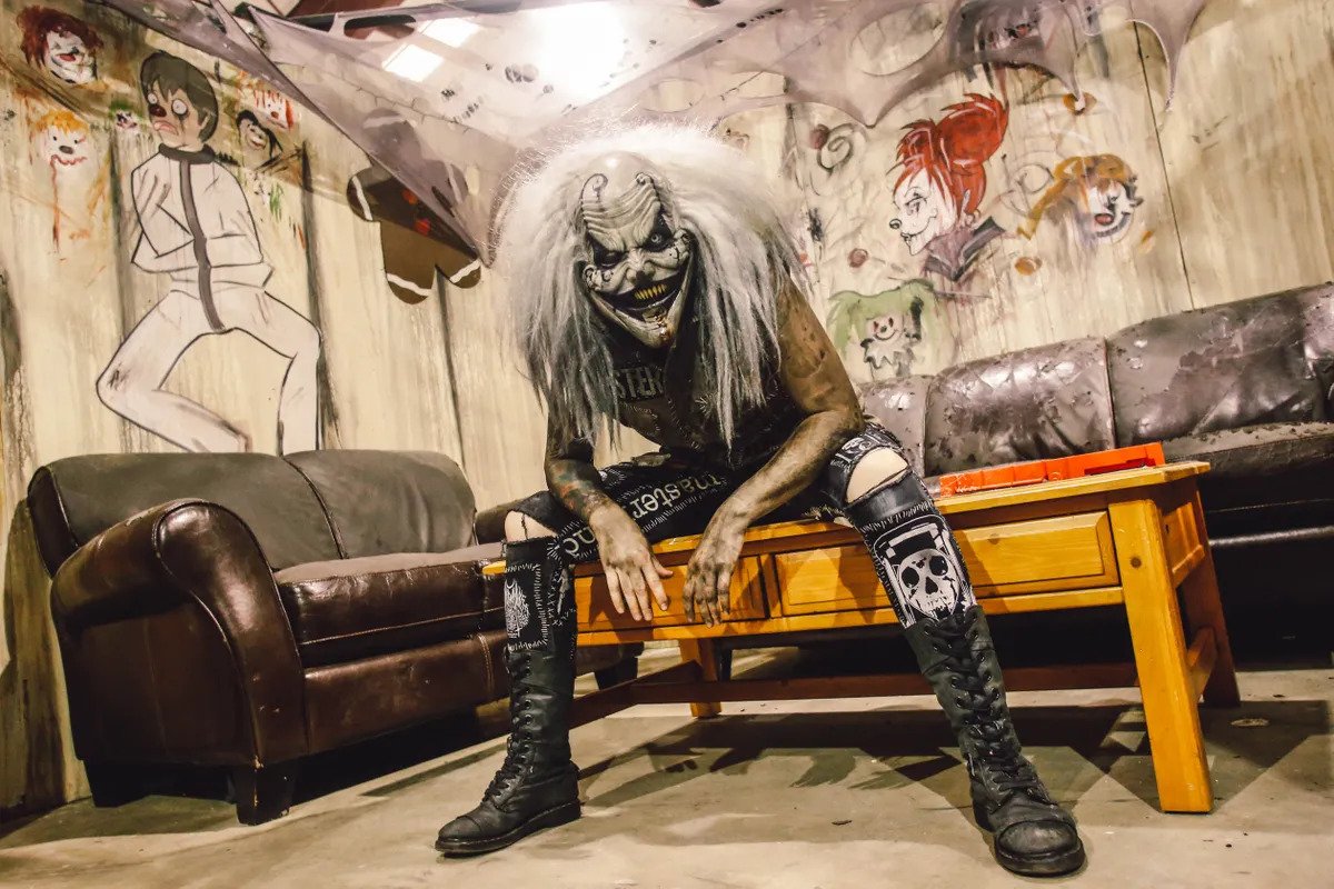 Scareactor in spooky clown makeup